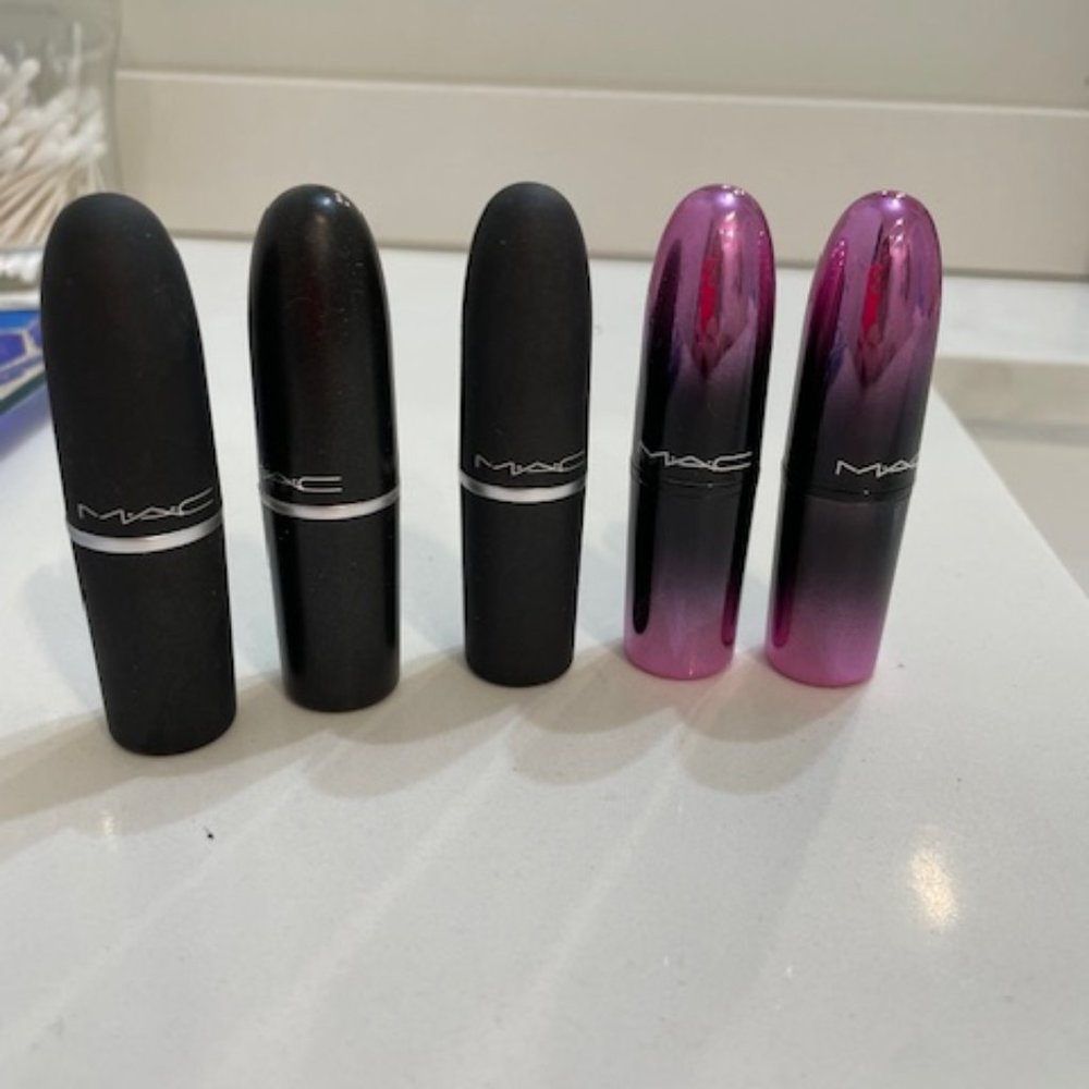 Bundle of 5 Mac lipsticks